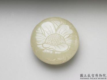 图片[2]-Jade round box carved with flowers, Qing dynasty (1644-1911)-China Archive